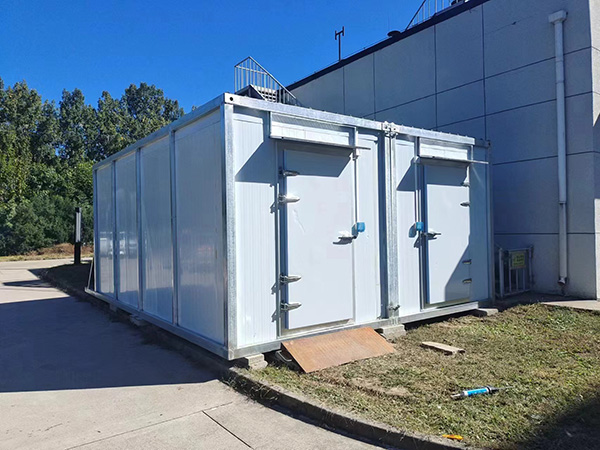 Walk-in cold storage